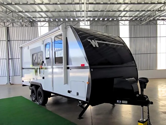 Winnebago 2108DS – 0km – 4 Pessoas